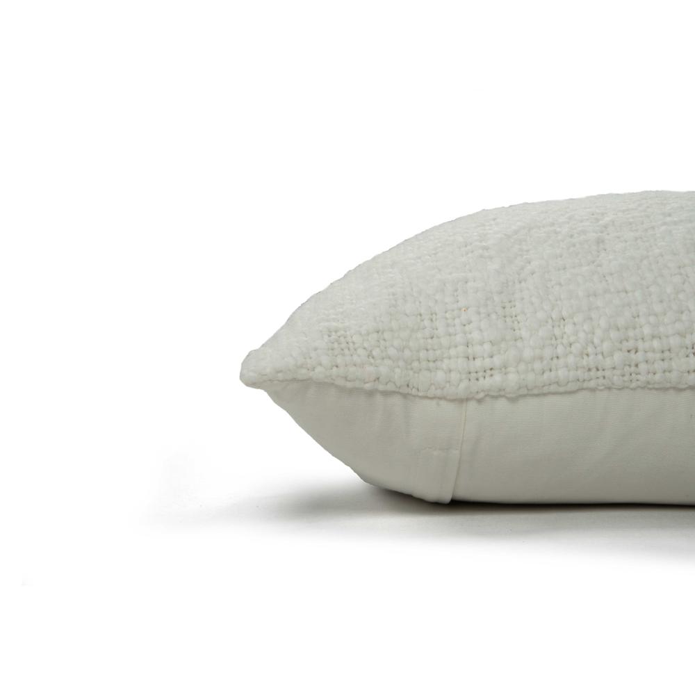 20"X20" INDOOR PILLOW. Picture 4