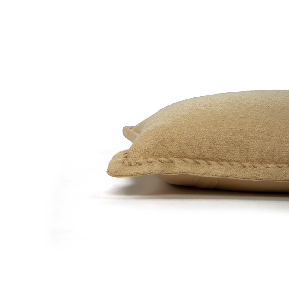 20"x20" INDOOR PILLOW. Picture 4