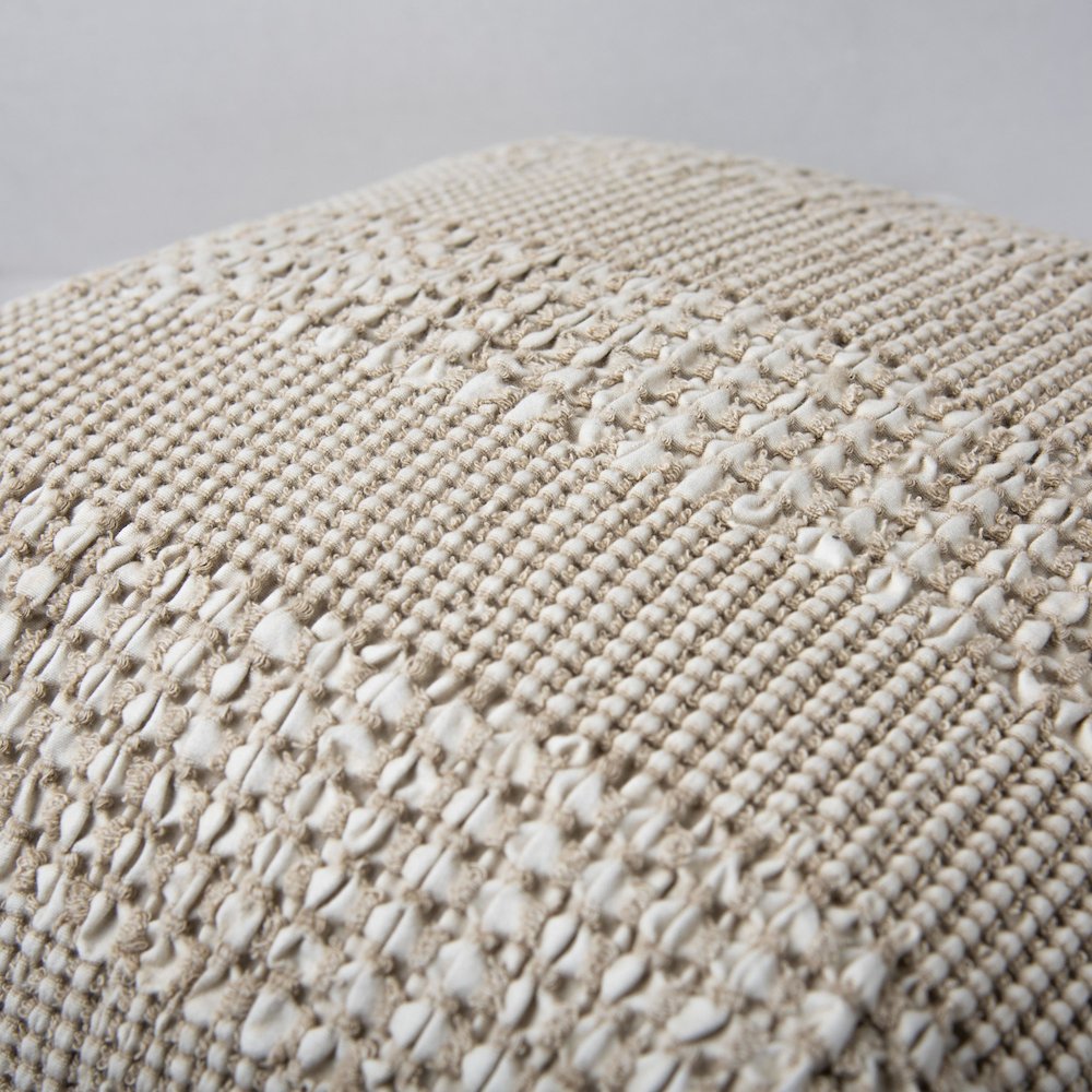 Transitional  20" x 20" Down Filled Pillow. Picture 3