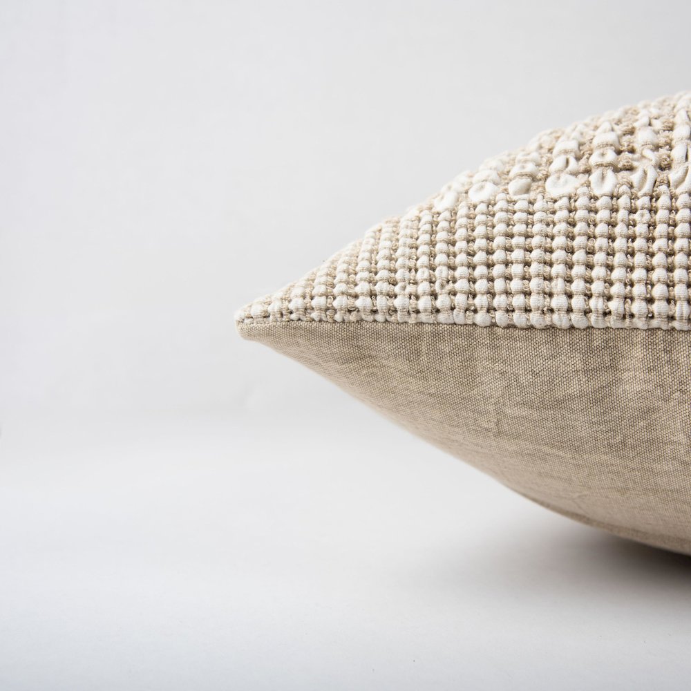 Transitional  20" x 20" Down Filled Pillow. Picture 6