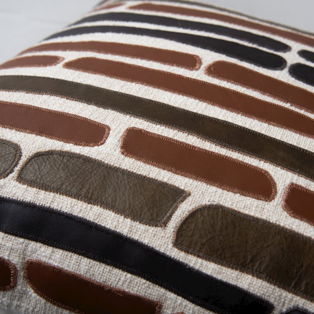 Transitional  20" x 20" Down Filled Pillow. Picture 4