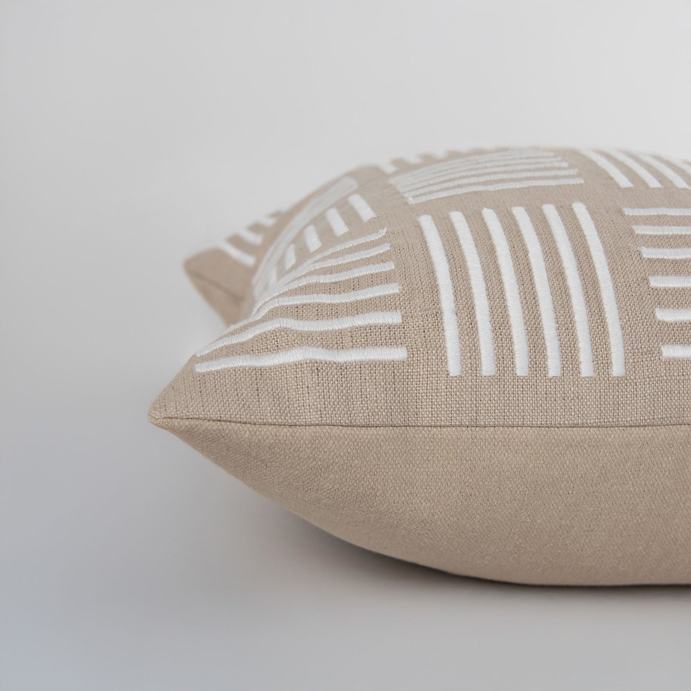 Transitional  20" x 20" Down Filled Pillow. Picture 6