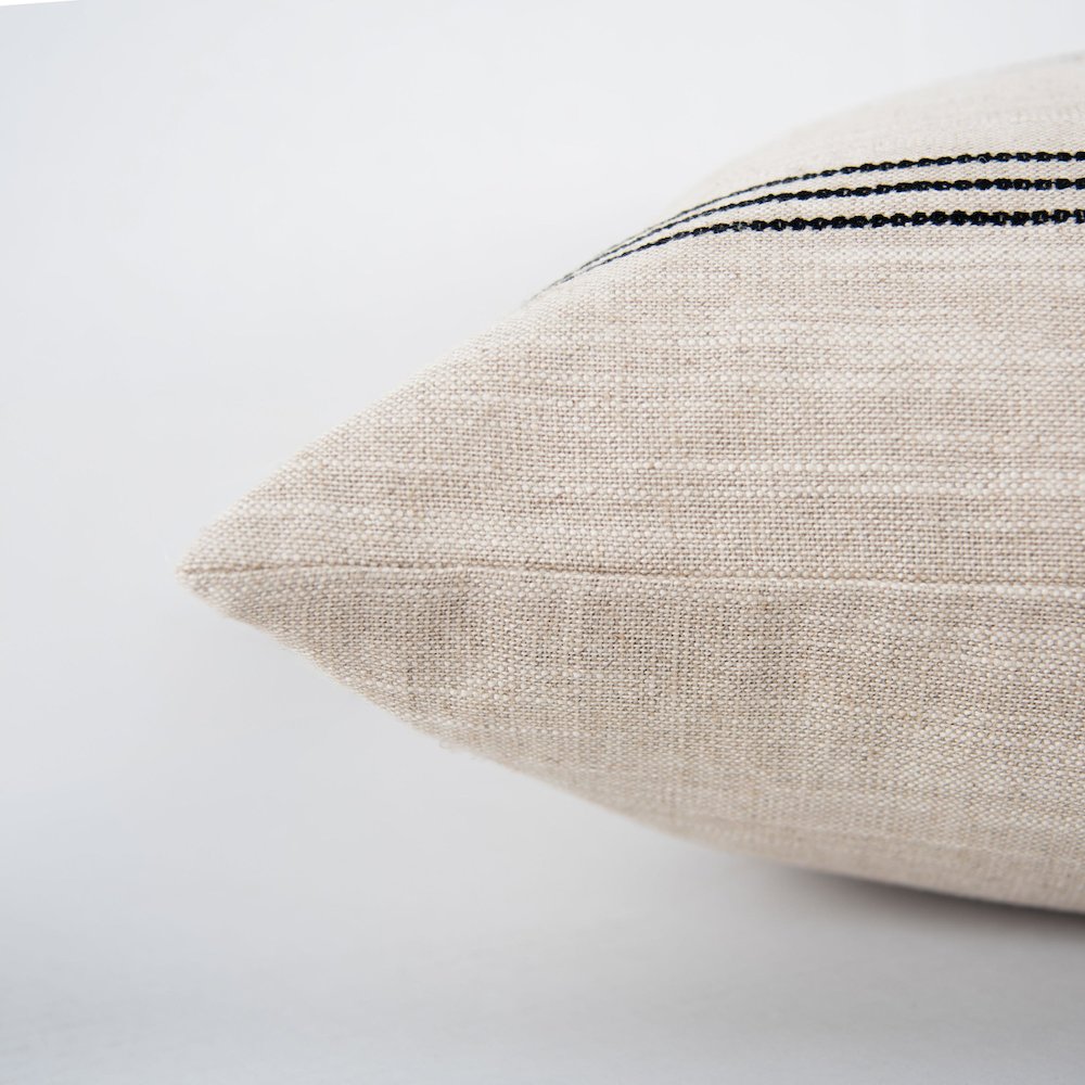 Transitional  20" x 20" Down Filled Pillow. Picture 6