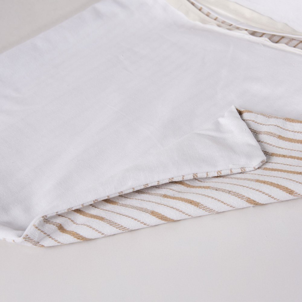 Transitional  20" x 20" Down Filled Pillow. Picture 5