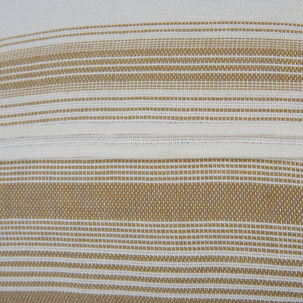 Traditional 20" x 20" Down Filled Pillow. Picture 4