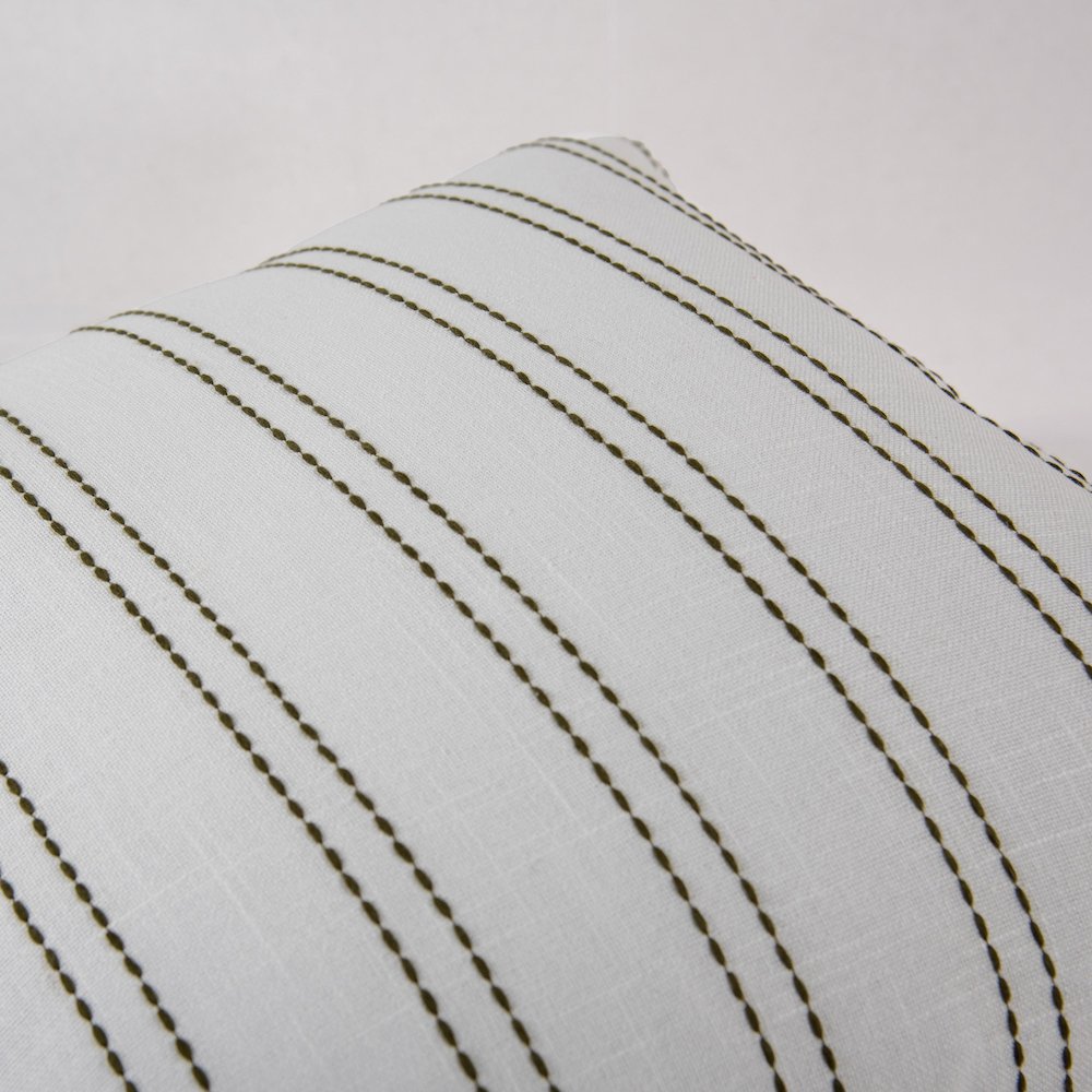 Transitional  20" x 20" Down Filled Pillow. Picture 3