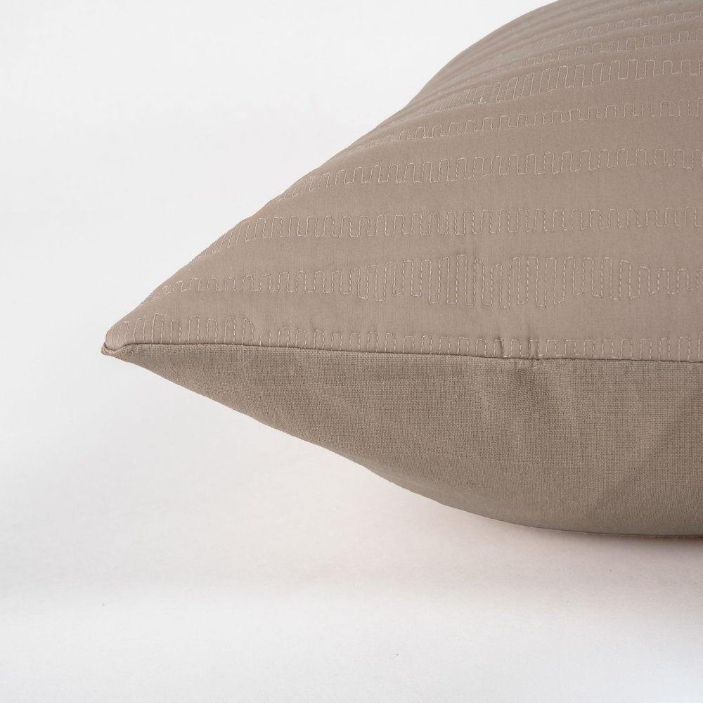 Transitional  20" x 20" Down Filled Pillow. Picture 6