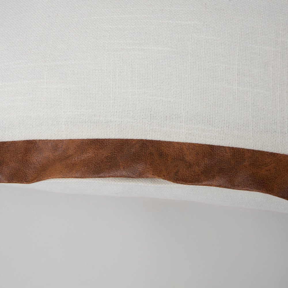 Transitional  20" x 20" Down Filled Pillow. Picture 3