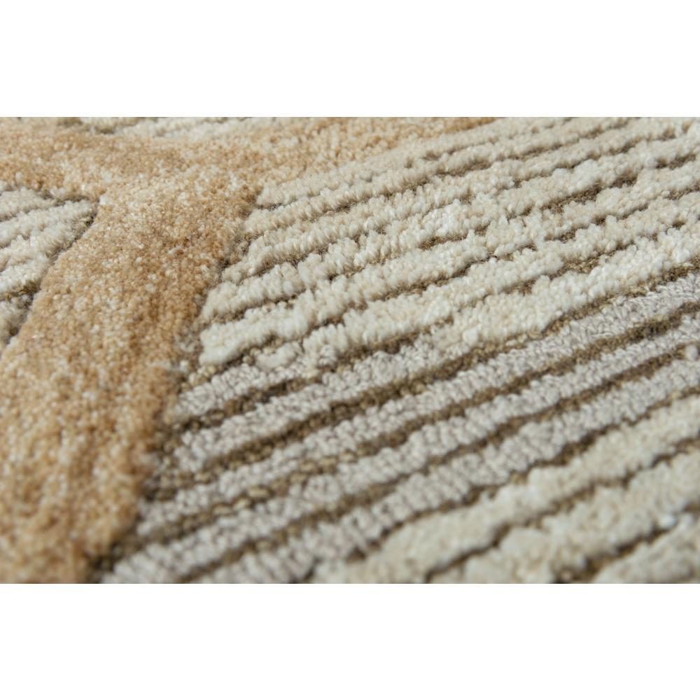 5' x 8' Hand-Tufted Rectangle Rug. Picture 2