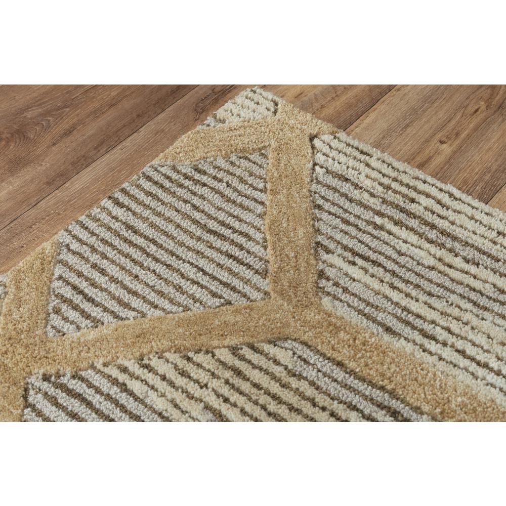 5' x 8' Hand-Tufted Rectangle Rug. Picture 3