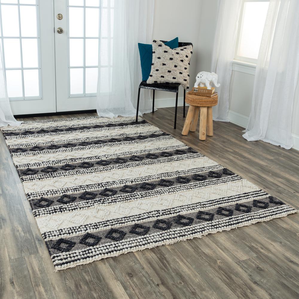 5' x 8' Hand-Woven Rectangle Rug. Picture 7