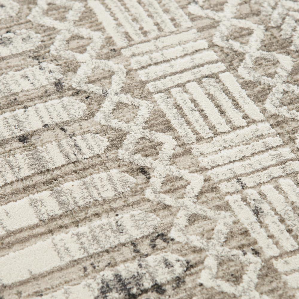 8' x 10' Machine-Made Rectangle Rug. Picture 5