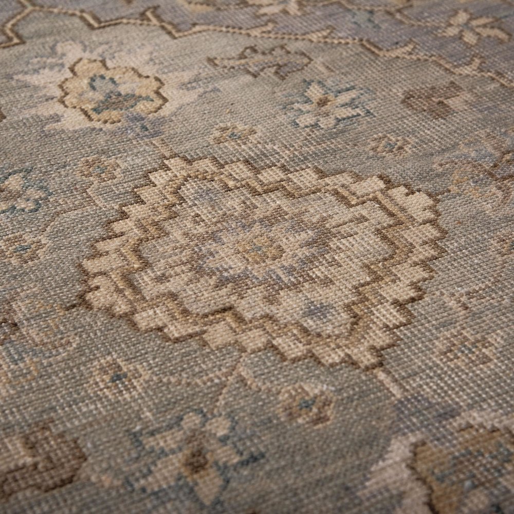 9' x 12' Cut Pile Hand Knotted  Rug. Picture 4