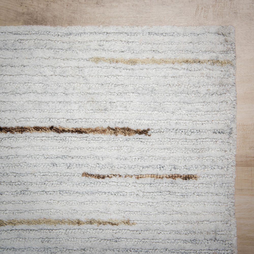 9' x 12' Cut & Loop Pile Hand Tufted Rug. Picture 2