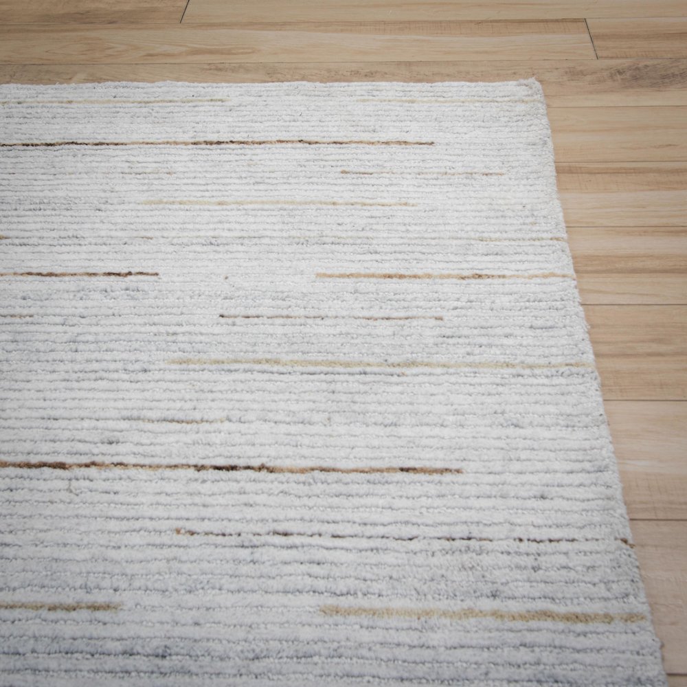 9' x 12' Cut & Loop Pile Hand Tufted Rug. Picture 7