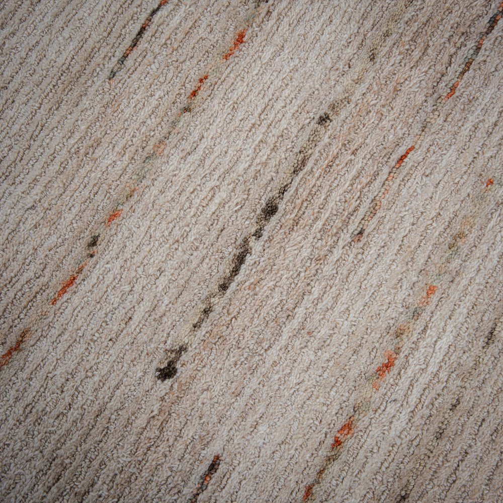 9' x 12' Cut & Loop Pile Hand Tufted Rug. Picture 5