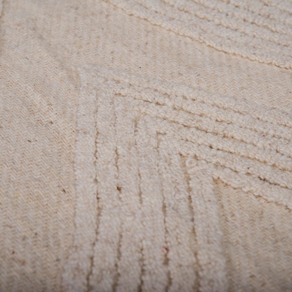 9' x 12' Hand-Tufted Rectangle Rug. Picture 3