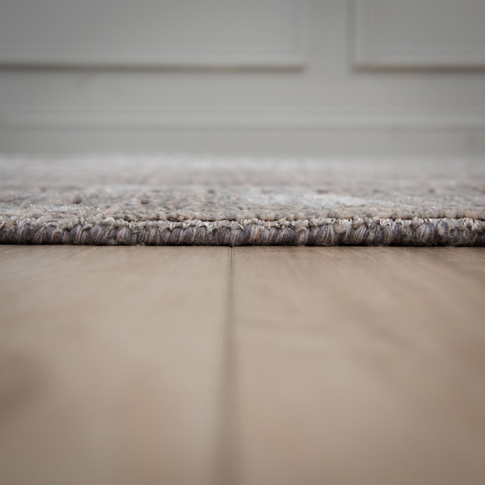 9' x 12' Cut High Low Pile Hand Loomed Rug. Picture 4