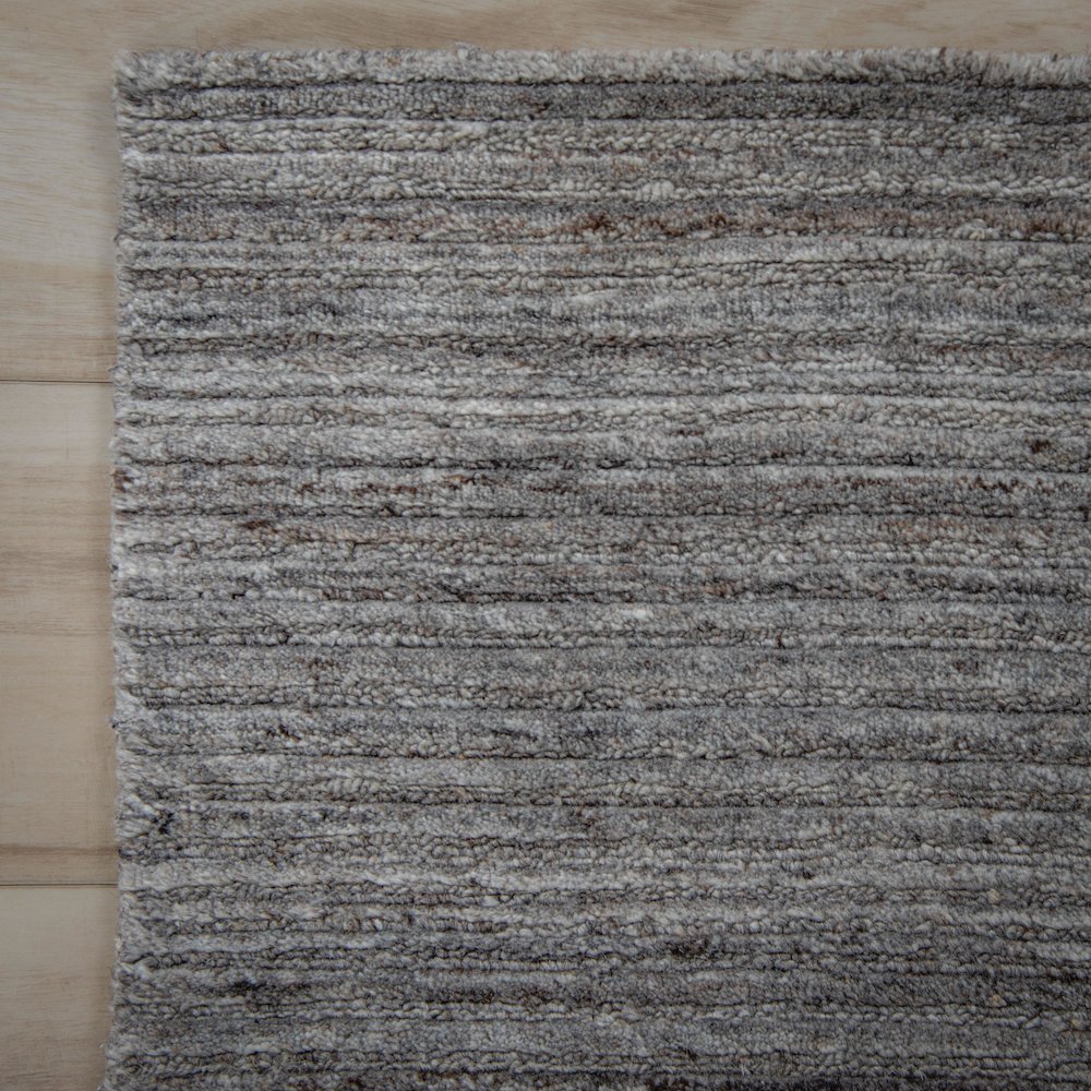 8'6" x 11'6" Cut High Low Pile Hand Loomed Rug. Picture 2