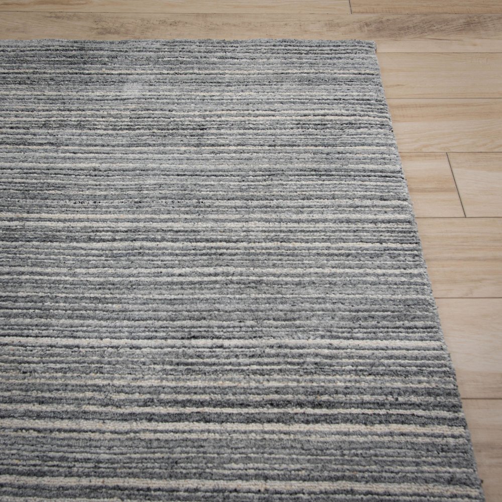 8'6" x 11'6" Cut High Low Pile Hand Loomed Rug. Picture 7