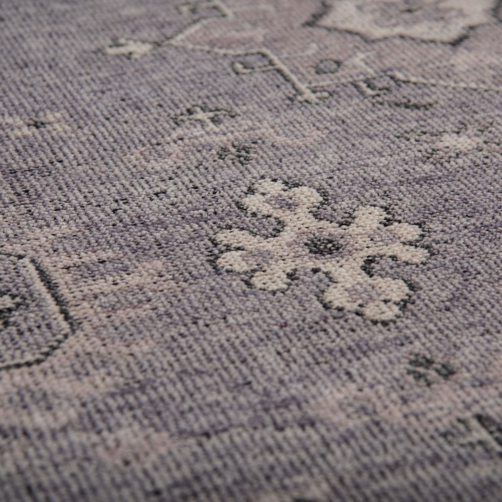 9' x 12' Cut Pile Hand Knotted Rug. Picture 5