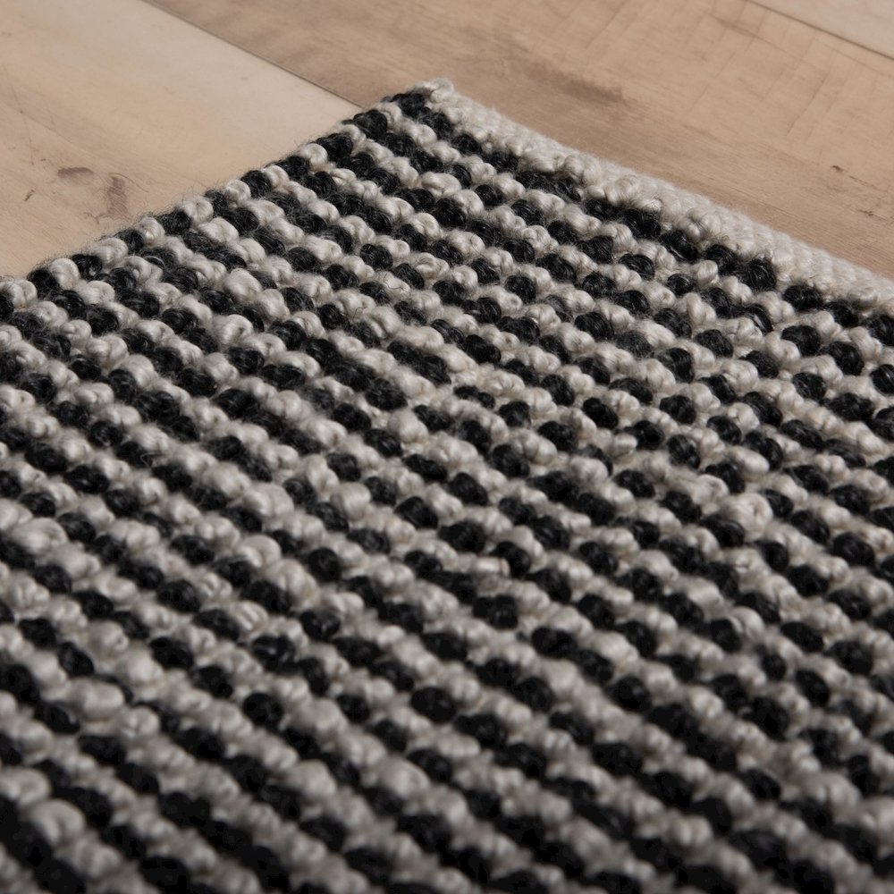 8'9" x 11'9" Loop Pile Hand Woven Rug. Picture 7