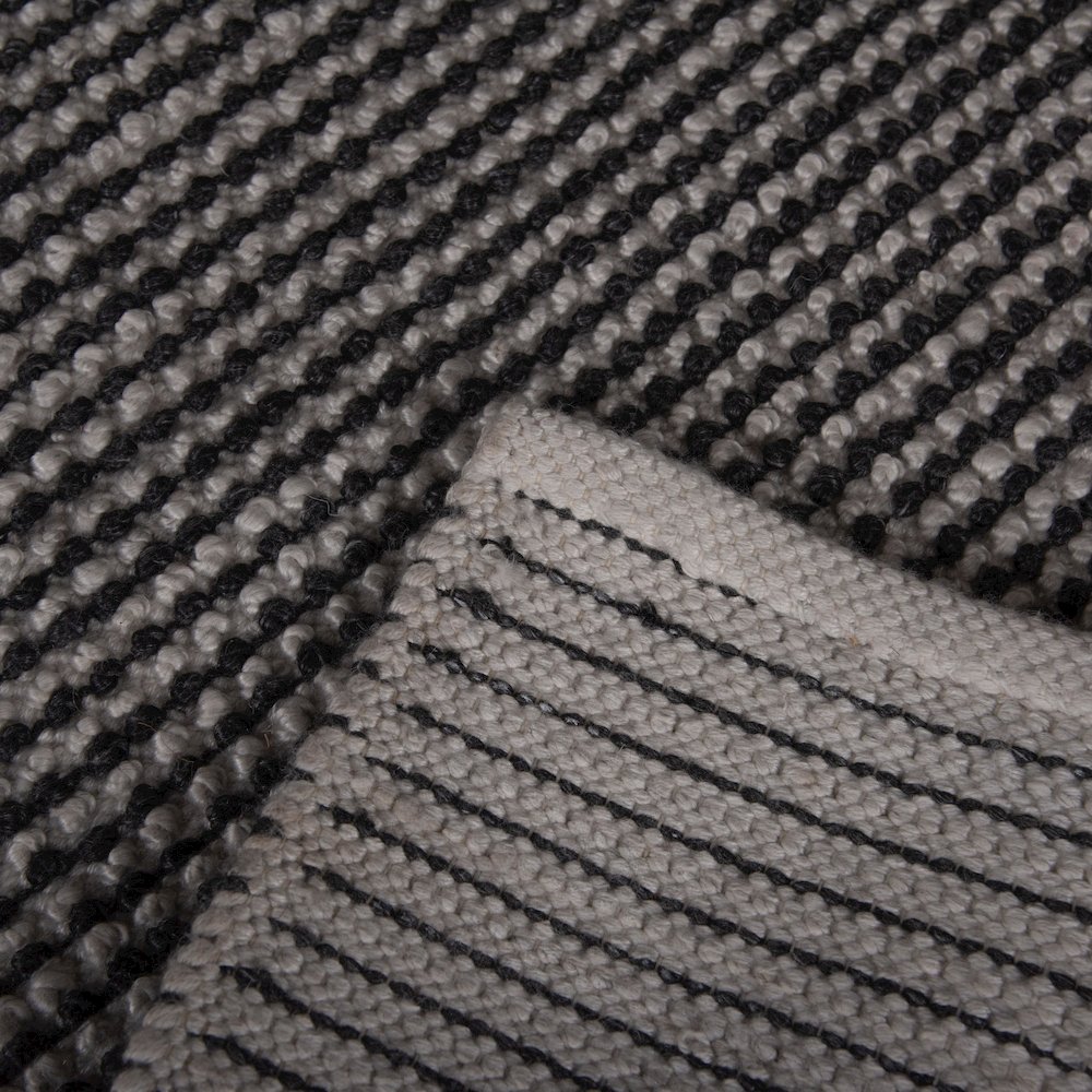 8'9" x 11'9" Loop Pile Hand Woven Rug. Picture 6