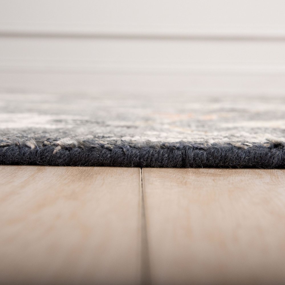 9' x 12' Cut Pile Hand Knotted Rug. Picture 4