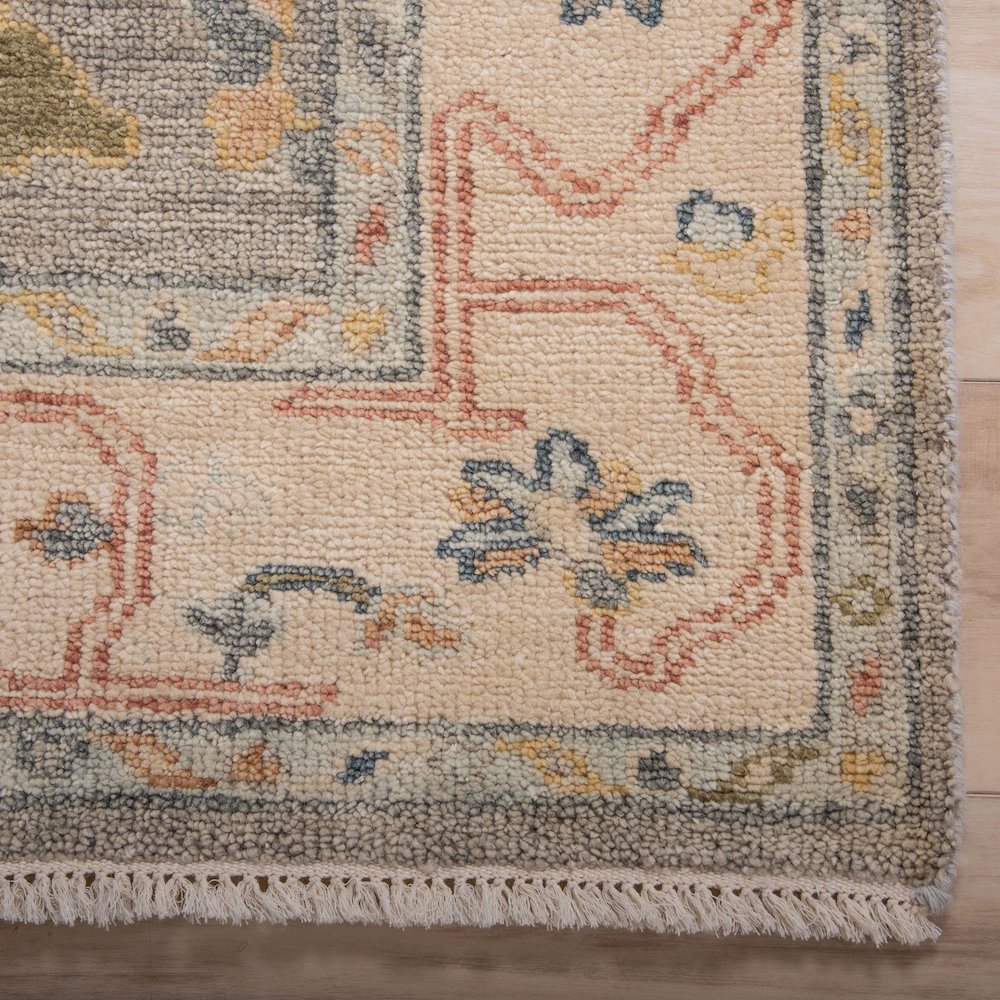 9' x 12' Cut Pile Hand Knotted Rug. Picture 2