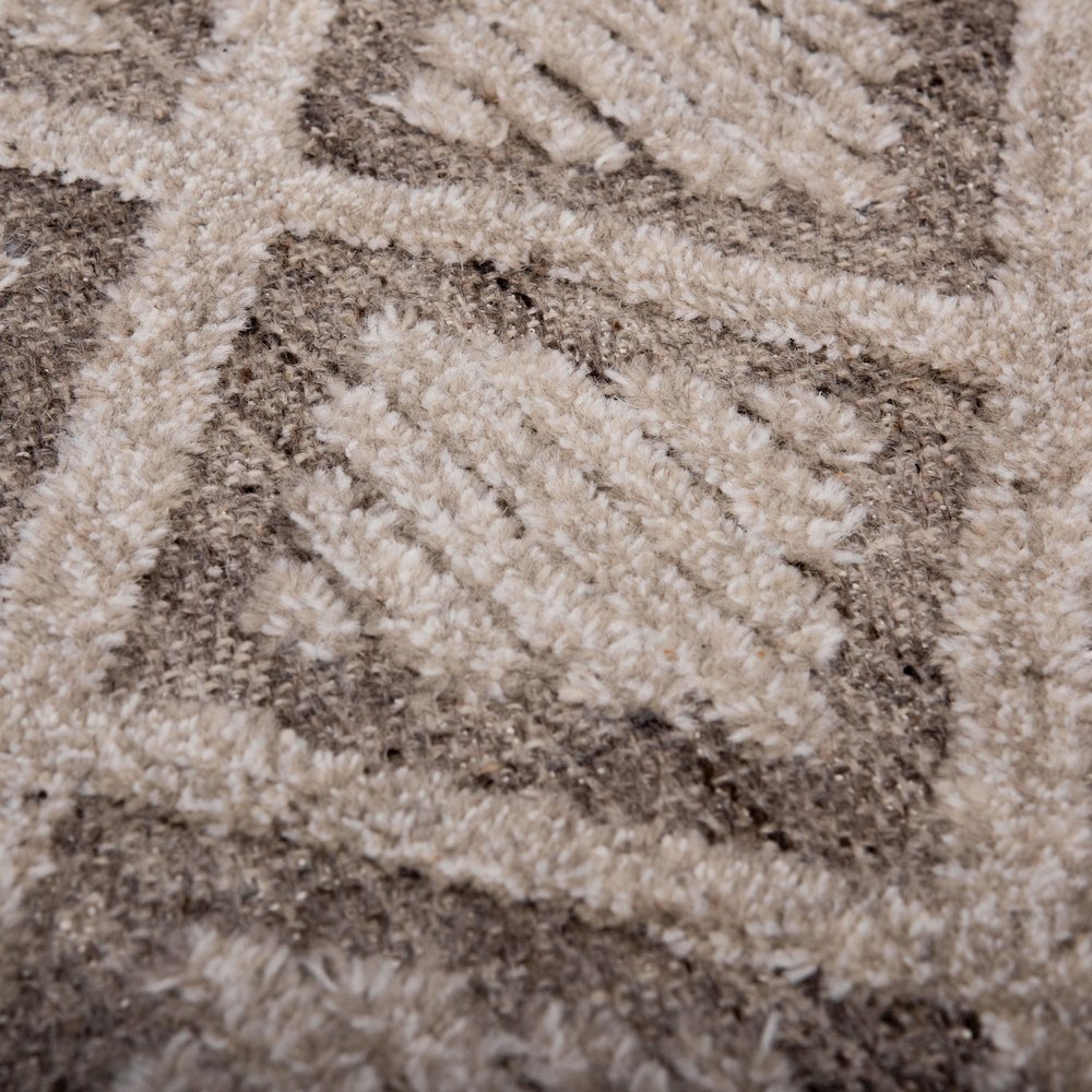 9' x 12' Hand-Tufted Rectangle Rug. Picture 3
