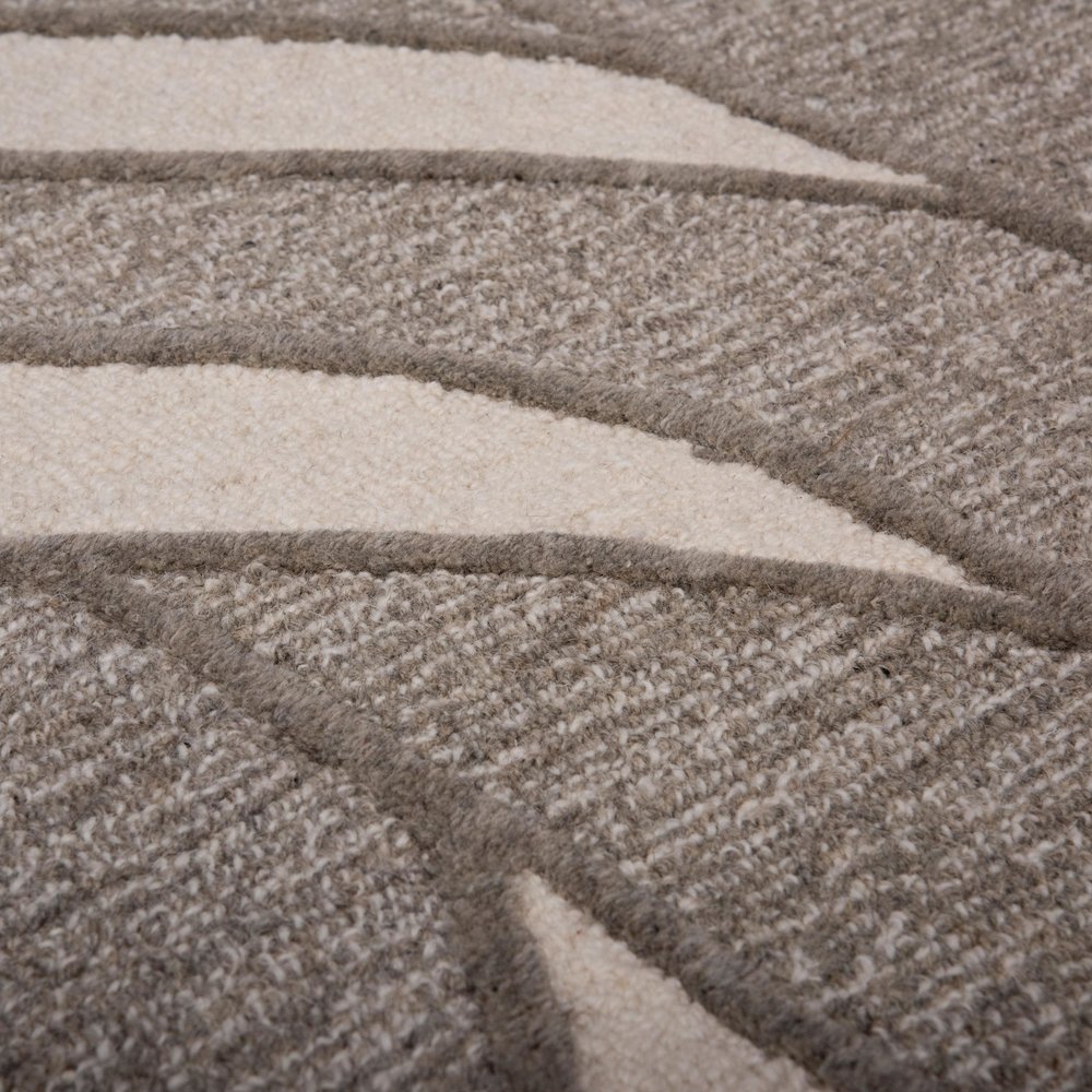 8'9" x 11'9" Cut & Loop Pile Hand Tufted Rug. Picture 3