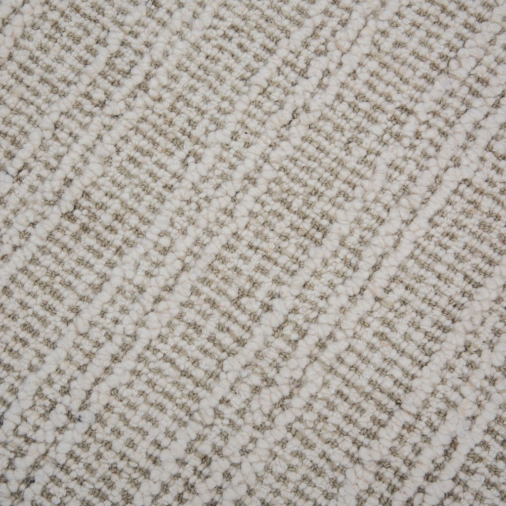 9' x 12' Hand-Tufted Rectangle Rug. Picture 3