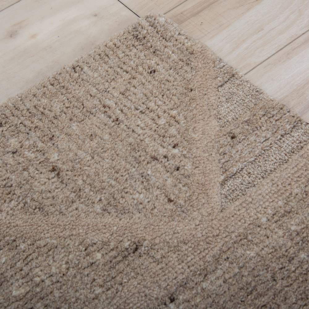 9' x 12' Hand-Tufted Rectangle Rug. Picture 7