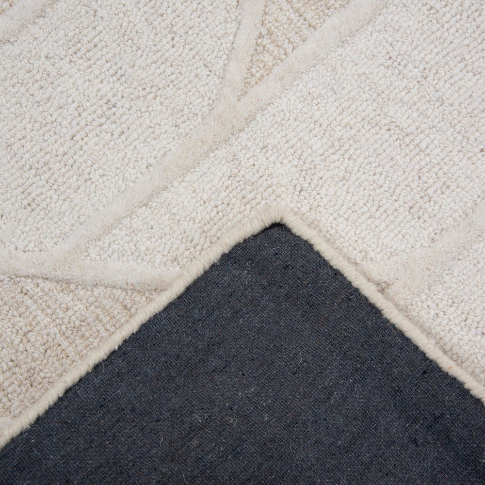 9' x 12' Hand-Tufted Rectangle Rug. Picture 5