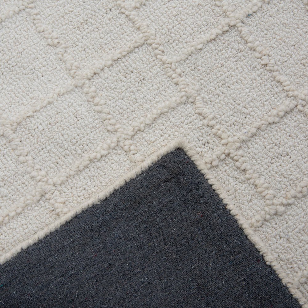 8'9" x 11'9" Cut & Loop Pile Hand Tufted Rug. Picture 6