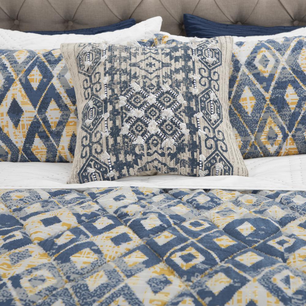 Rizzy Home 90" x 92" Quilt- BQ4590. Picture 7