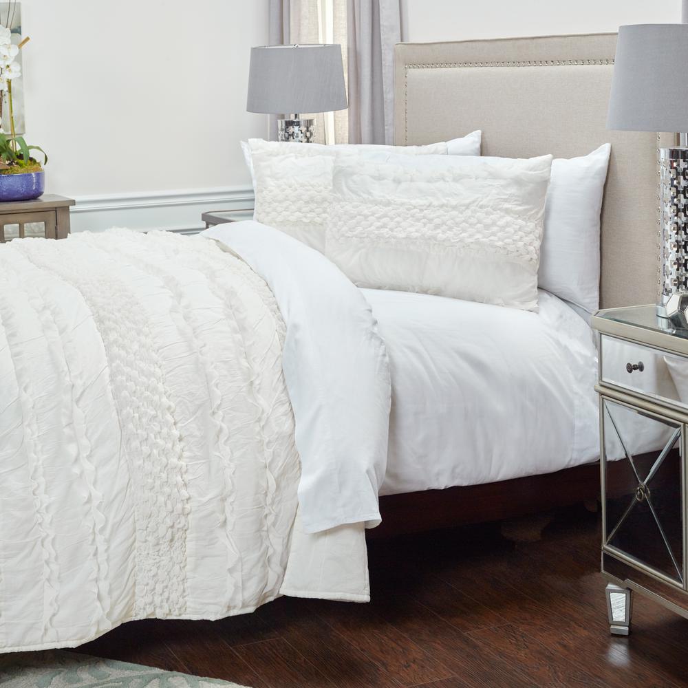Rizzy Home 90" x 92" Quilt- BT1419. Picture 3