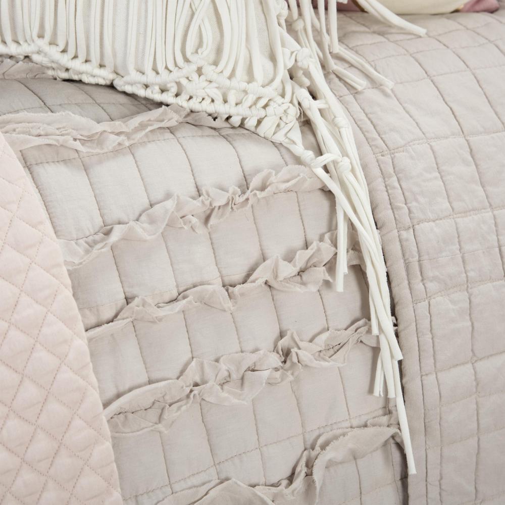 90" x 92" Quilt. Picture 3