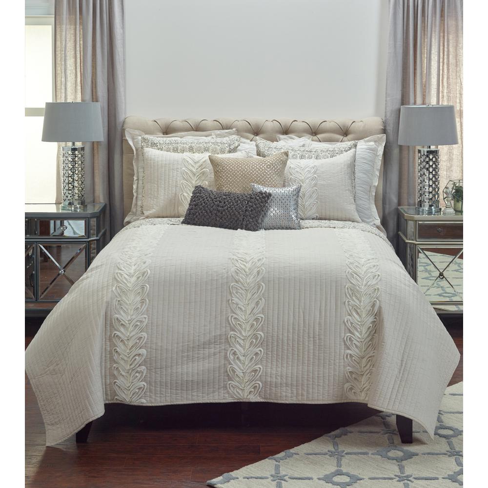 Rizzy Home 70" x 86" Quilt- BT3020. Picture 5