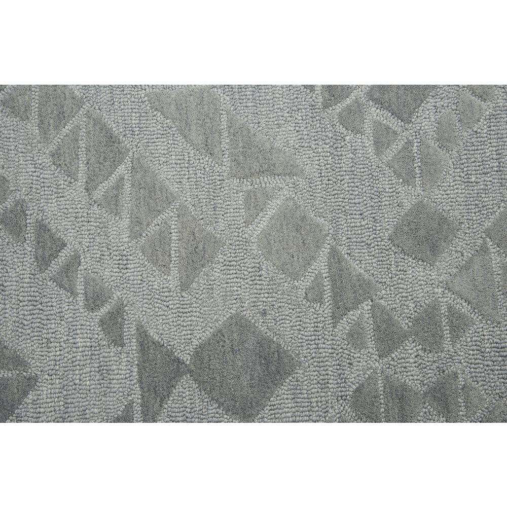 8' x 10' Hand-Tufted Rectangle Rug. Picture 2