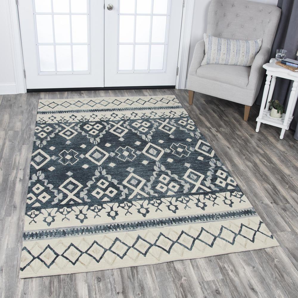 5' x 8' Hand-Tufted Rectangle Rug. Picture 2