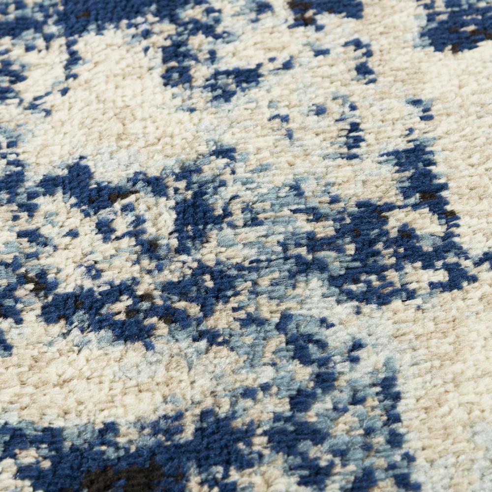 8' x 10' Machine-Made Rectangle Rug. Picture 4