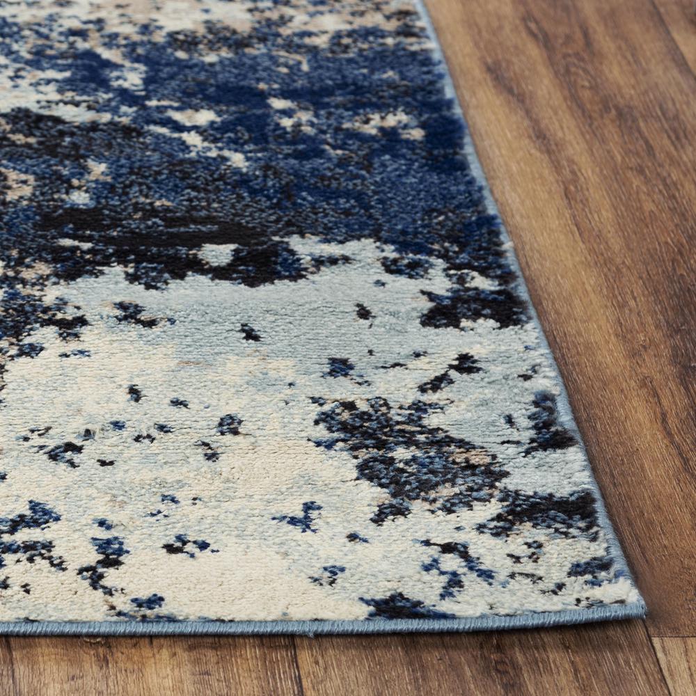 8' x 10' Machine-Made Rectangle Rug. Picture 3