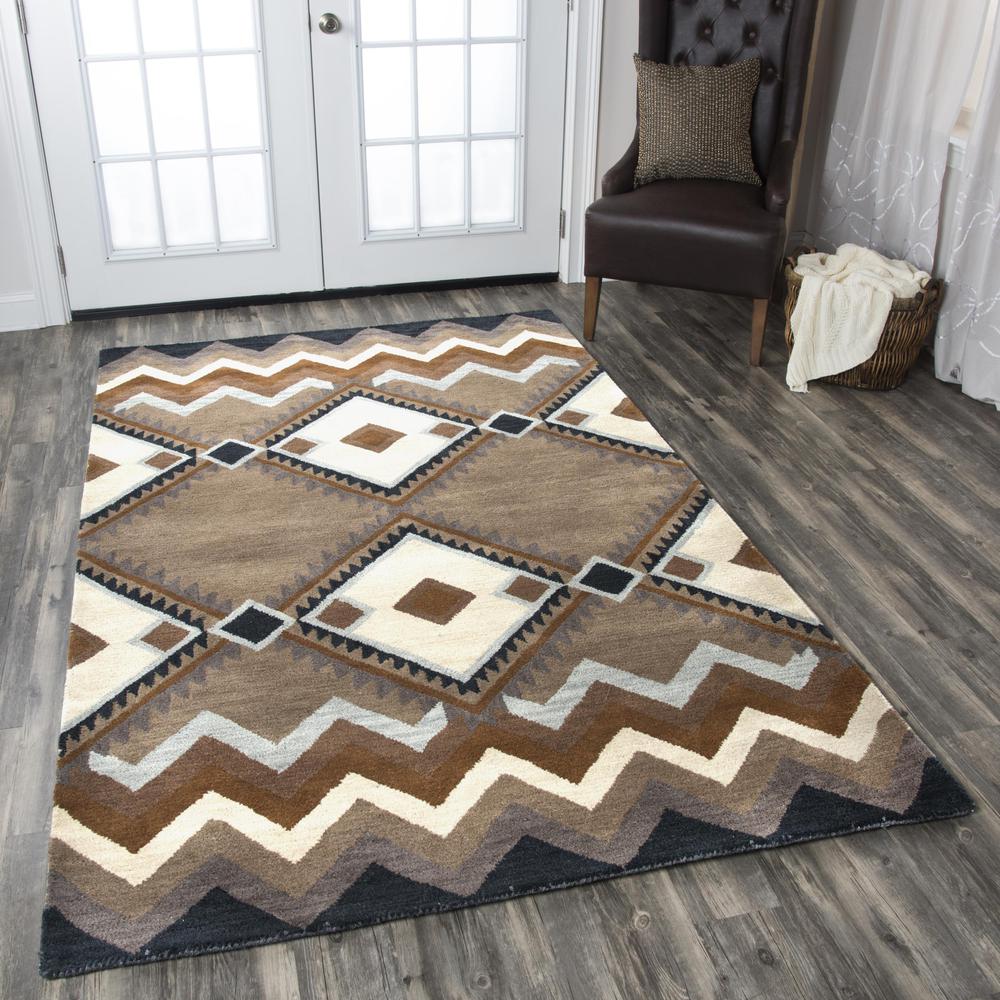 Hand Tufted Cut Pile Wool Rug, 5' x 8'. Picture 2