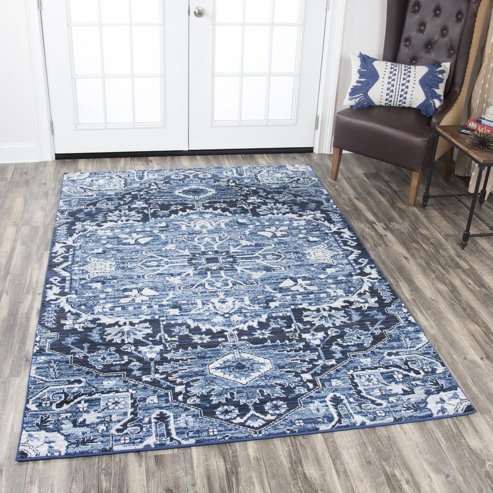 7' x 10' Machine-Made Rectangle Rug. Picture 6