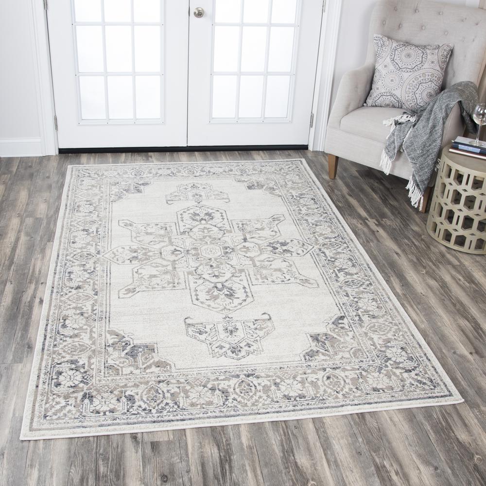 7' x 10' Machine-Made Rectangle Rug. Picture 7