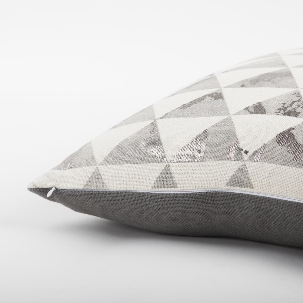 Rizzy Home 20" x 20" Poly Filled Pillow- T13190. Picture 5
