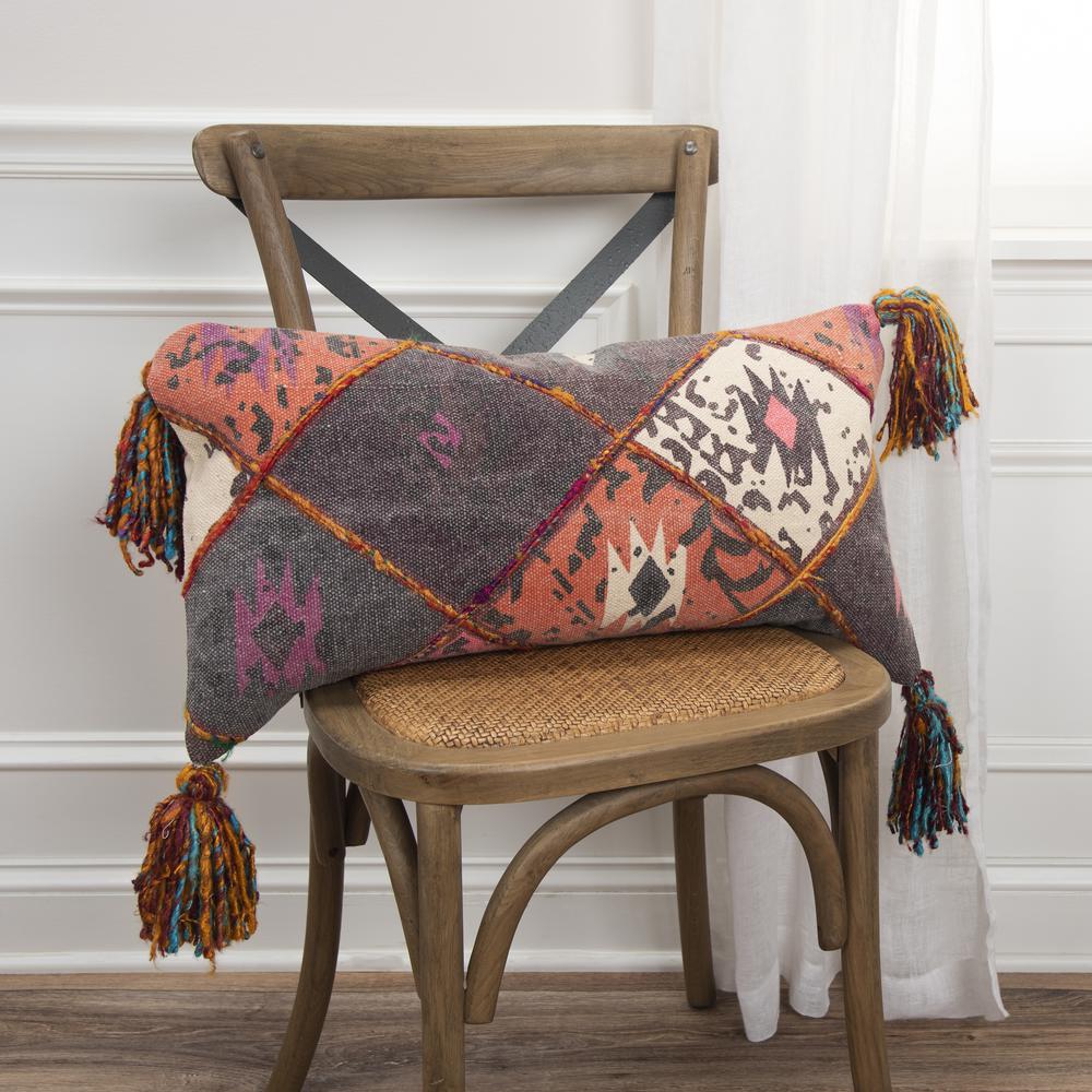 Rizzy Home 14" x 26"  Pillow - T15888. Picture 5