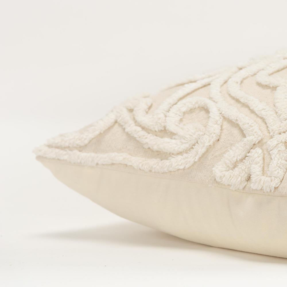 20"X20" 1 poly filled pillow. Picture 5
