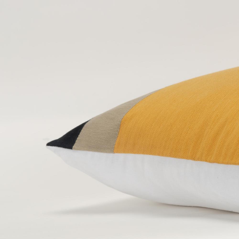 20"X20" 1 poly filled pillow. Picture 5